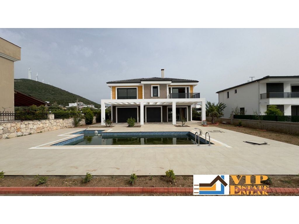 Yeşiltepe satılık havuzlu Müstakil Villa