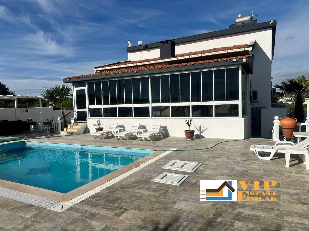 Mercedes hediyeli ,havuzlu,eşyalı Tam müstakil villa