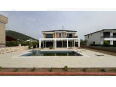 Yeşiltepe satılık havuzlu Müstakil Villa