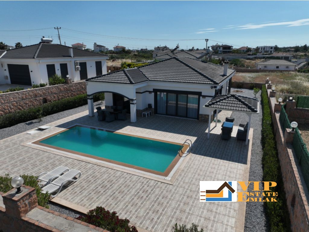 Yeşiltepe Satılık Eşyalı,havuzlu Müstakil Villa